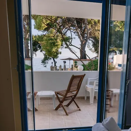 Serenity Front Maisonette, Case de vacanță Mola Kalyva