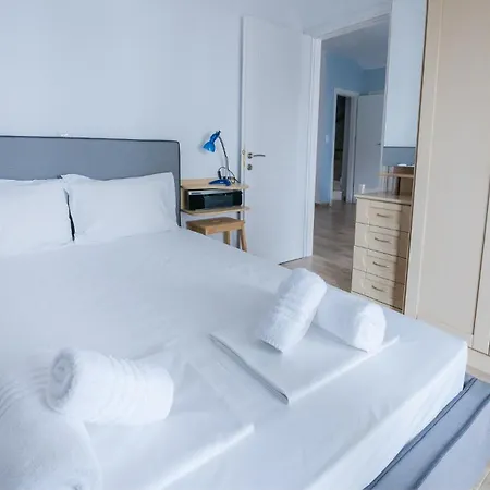 Serenity Front Maisonette, Mola Kalyva